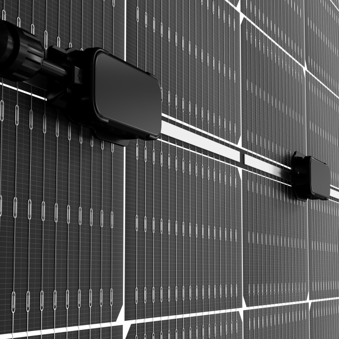 SOLARWATT panel detail